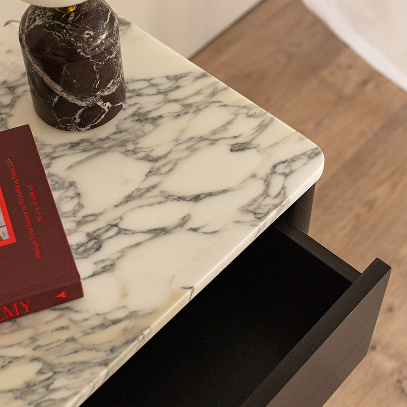 Arabescato Carrara Marble / Black Oak