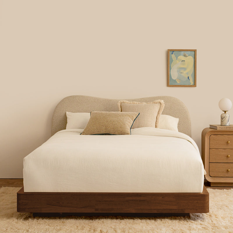 Sand Boucle / Walnut