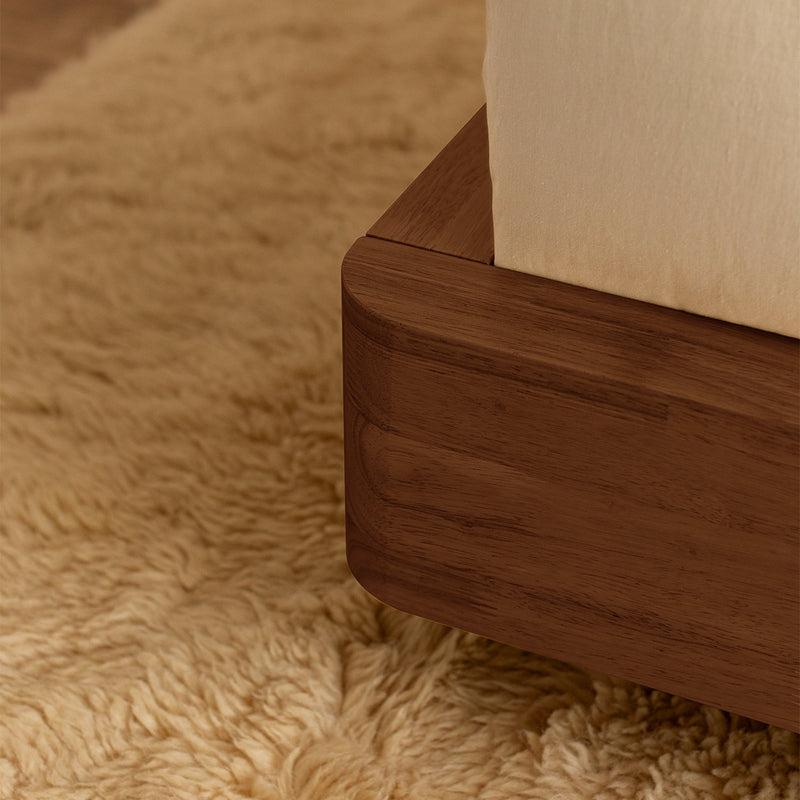 Sand Boucle / Walnut
