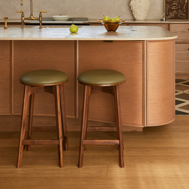 Olive Green / Walnut