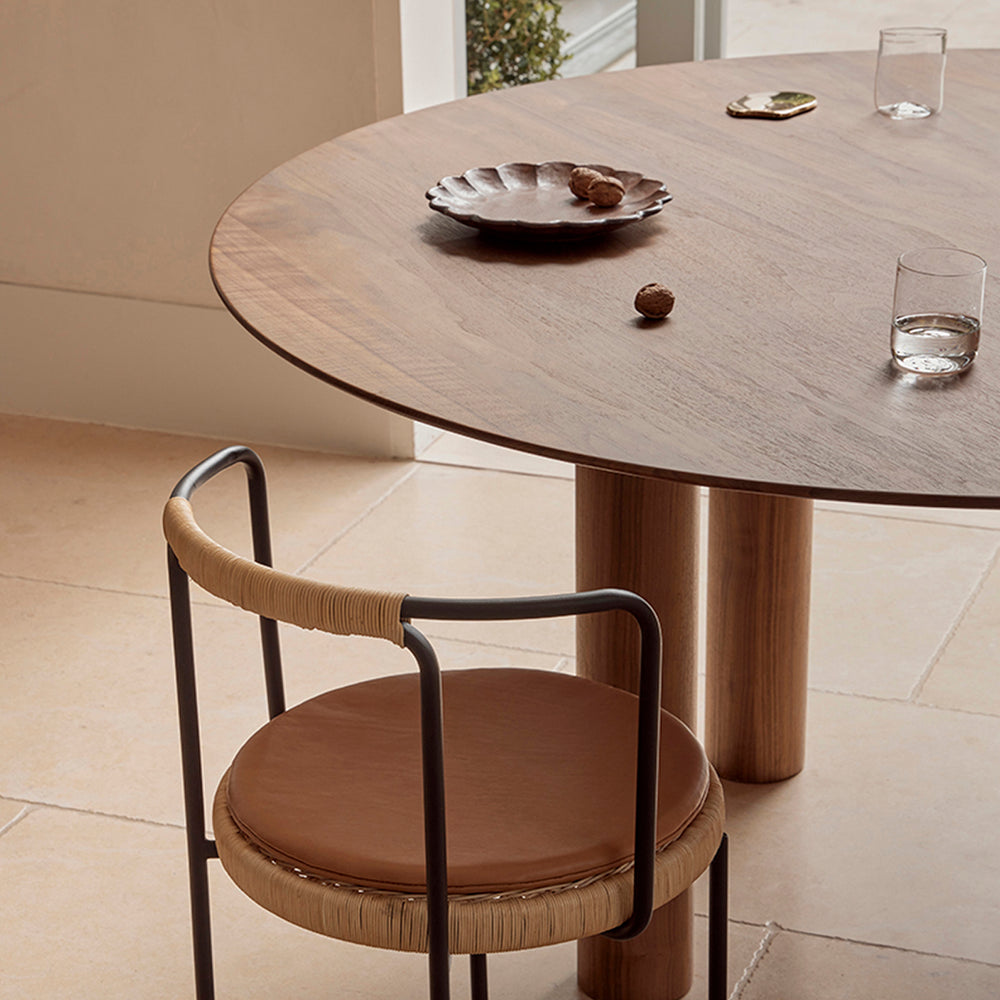 Walnut / 150cm Diameter