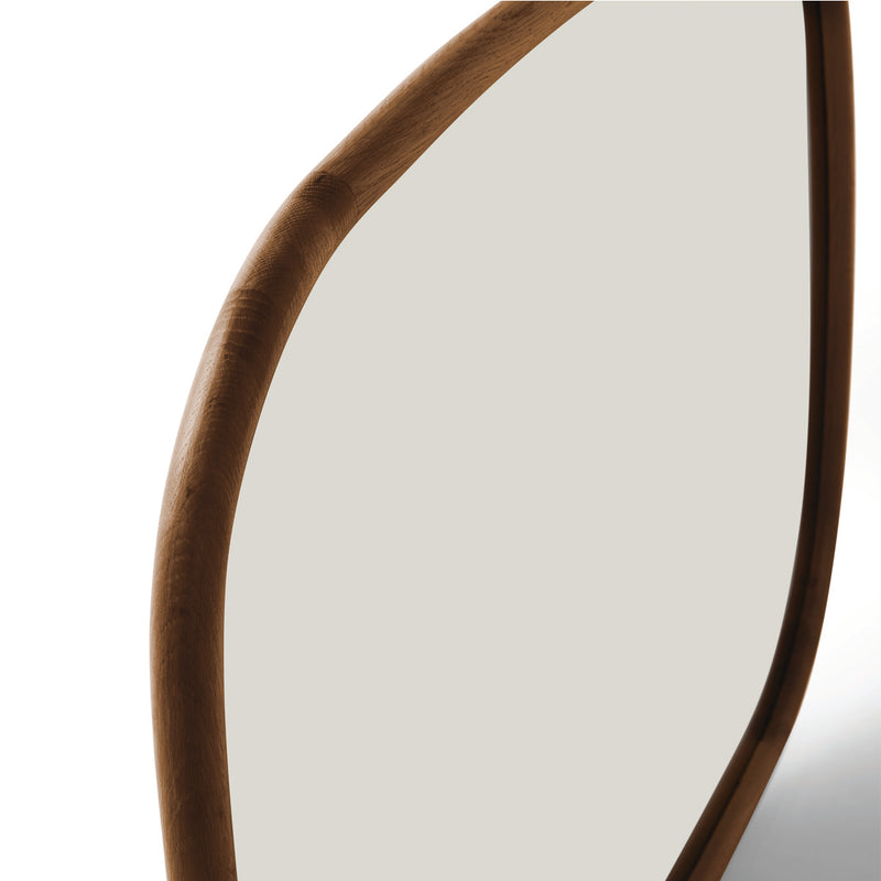 Walnut / 82 x 99cm