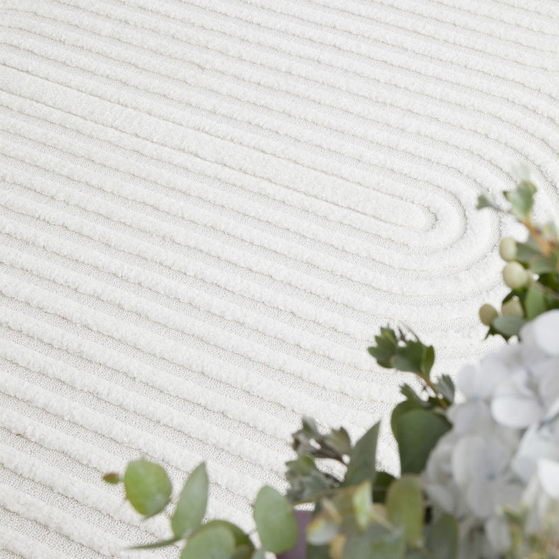 White / 1.6 x 2.3m