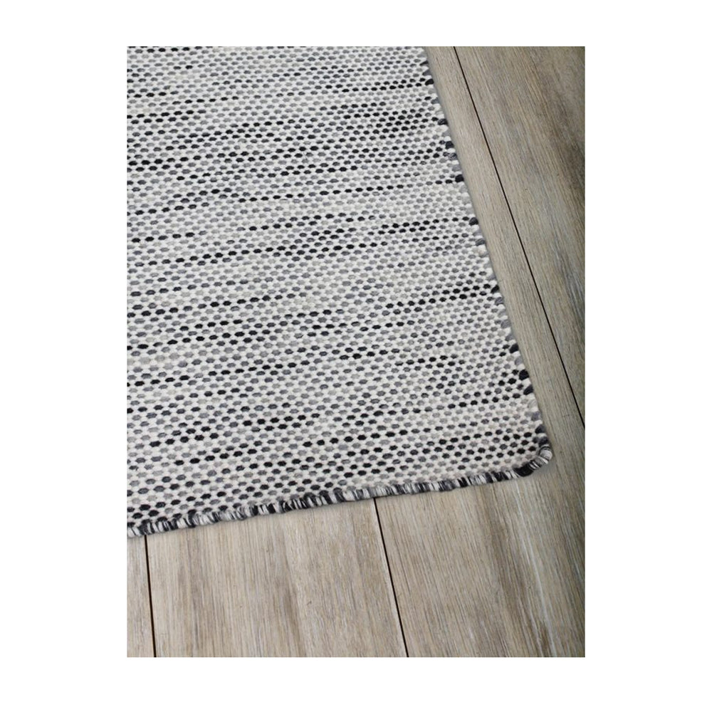 Subi Rug (Charcoal, Ivory)